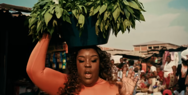 Salima Chica - Songi Songi (Official Video) on VibeFM.net